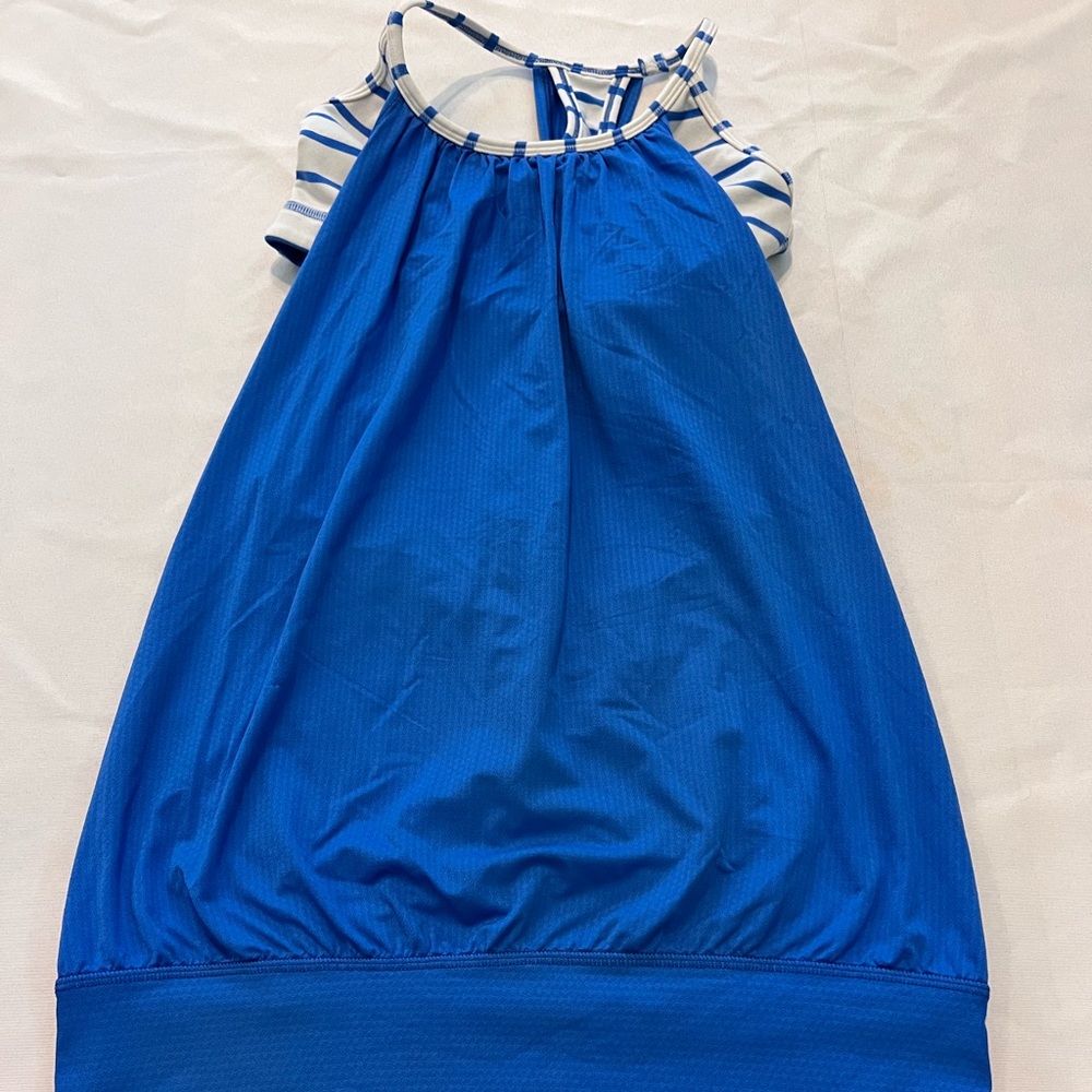 Lululemon tank top w/built in bra